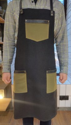 Фартух комбінований (чорний джинс, тканина, шкіра) с кишенями + знімні шкіряні шлейки ap0047 фото
